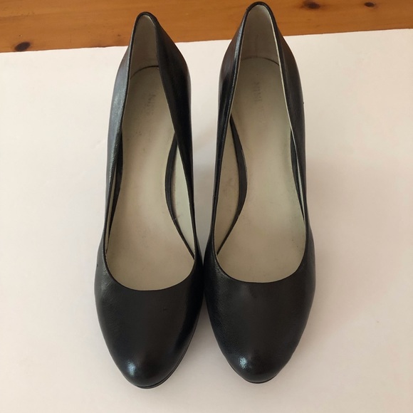 Nine West black heels - Picture 2 of 6